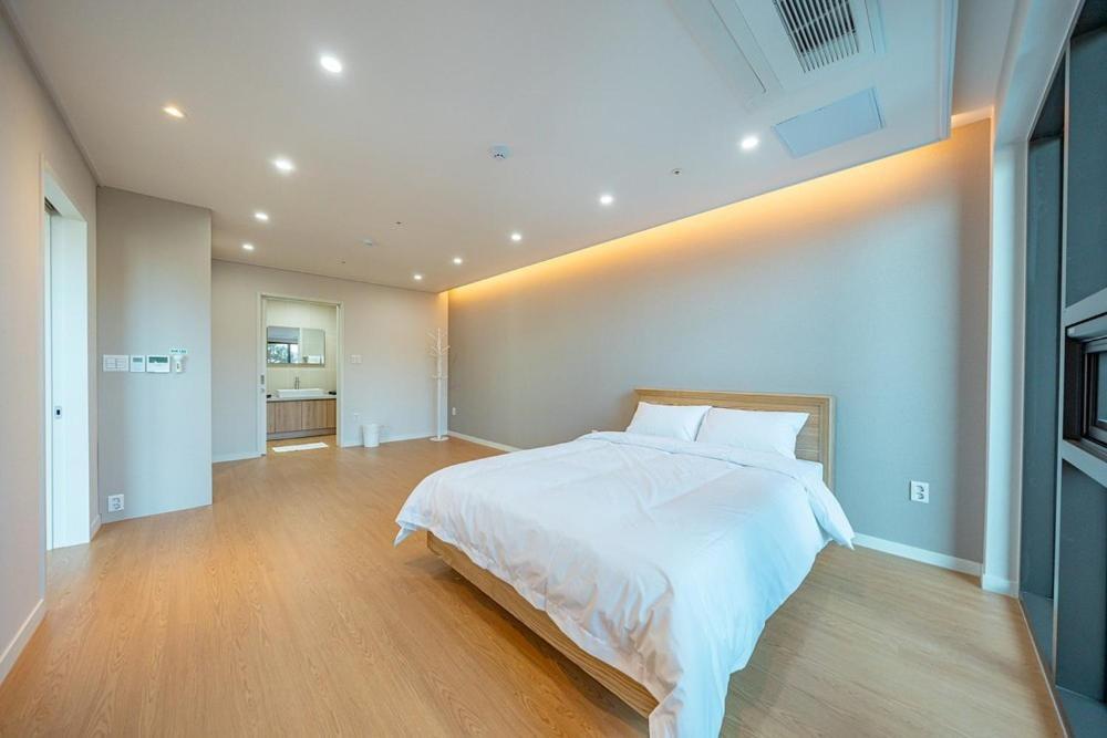 Jecheon The Shine Cheongpung Hotel Room photo