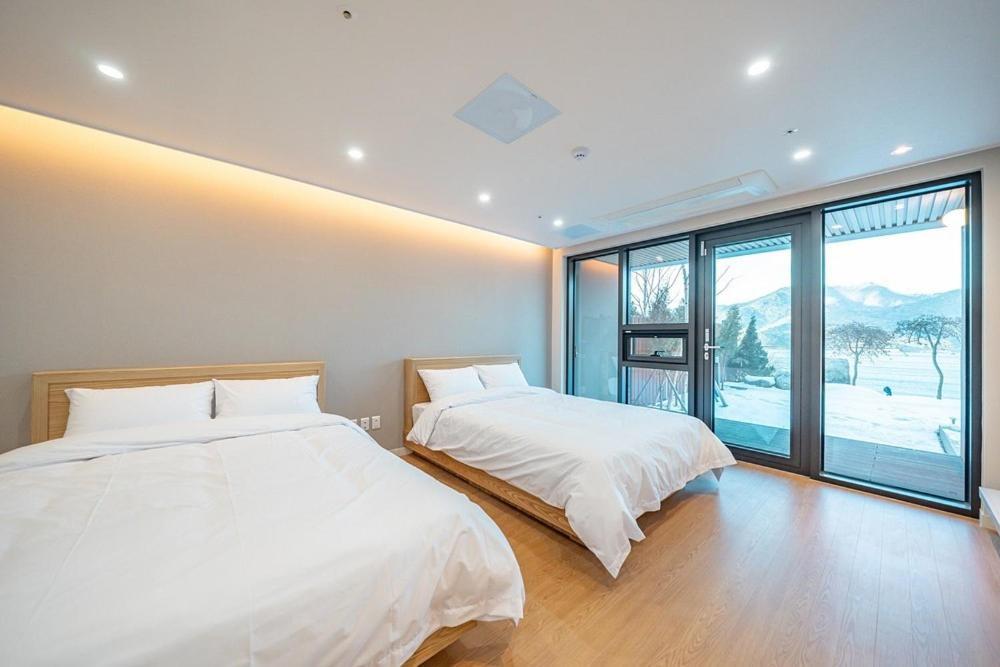 Jecheon The Shine Cheongpung Hotel Room photo
