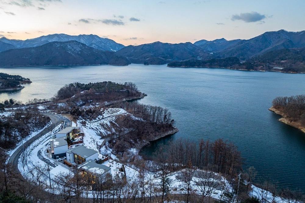 Jecheon The Shine Cheongpung Hotel Exterior photo